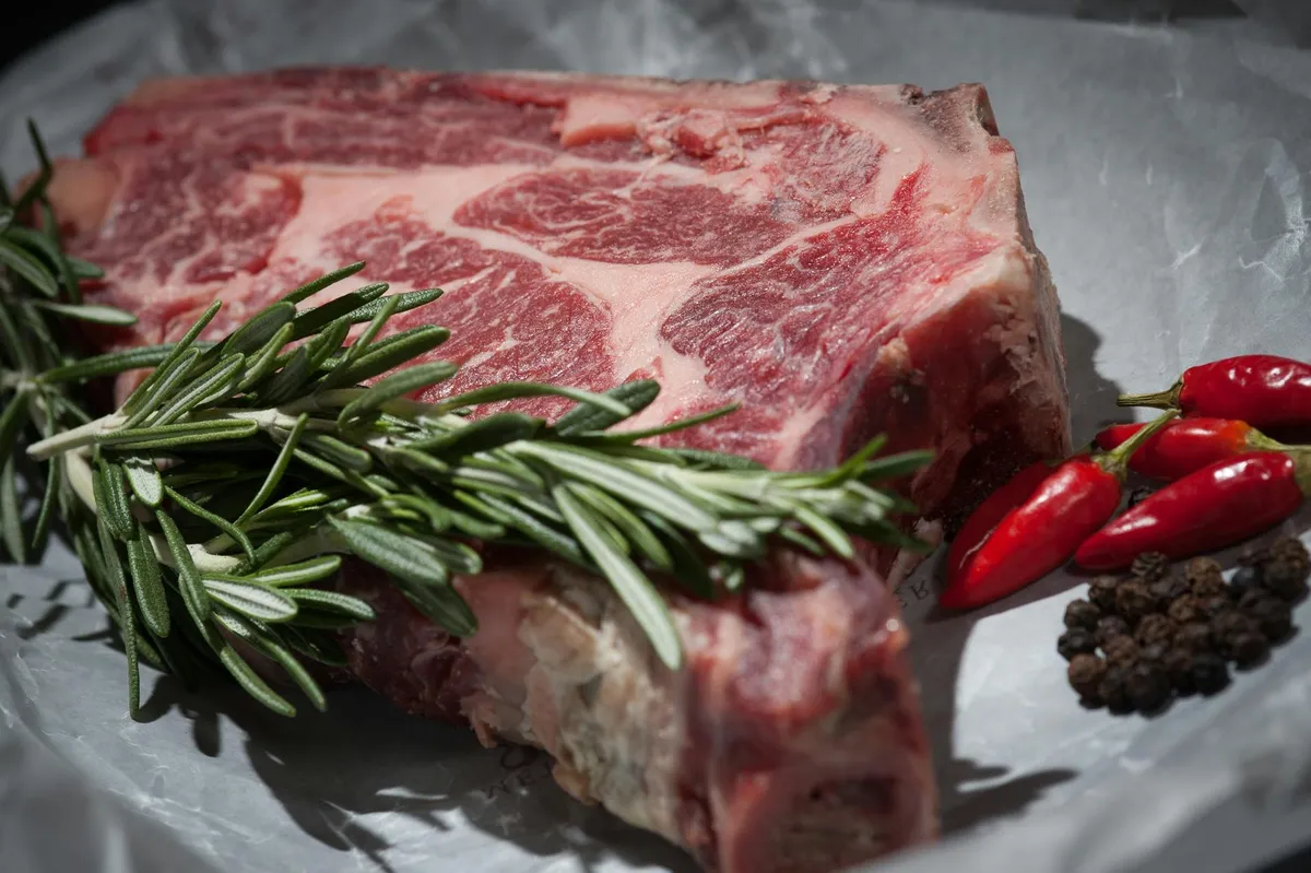 ドライエイジング肉の香りが濃い理由の科学